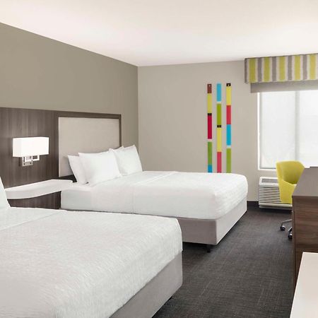 Hampton Inn Олейте Екстер'єр фото