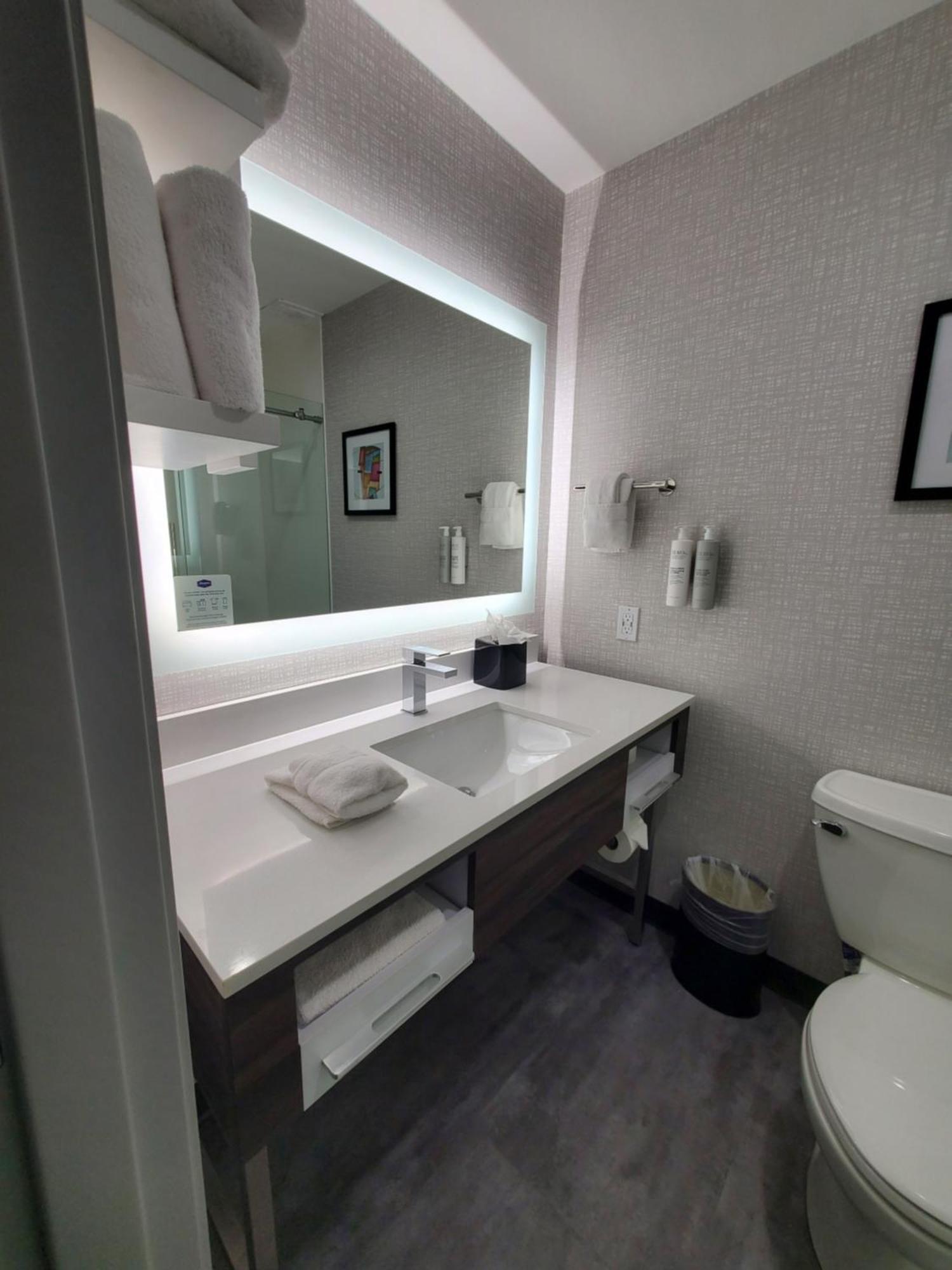 Hampton Inn Олейте Екстер'єр фото