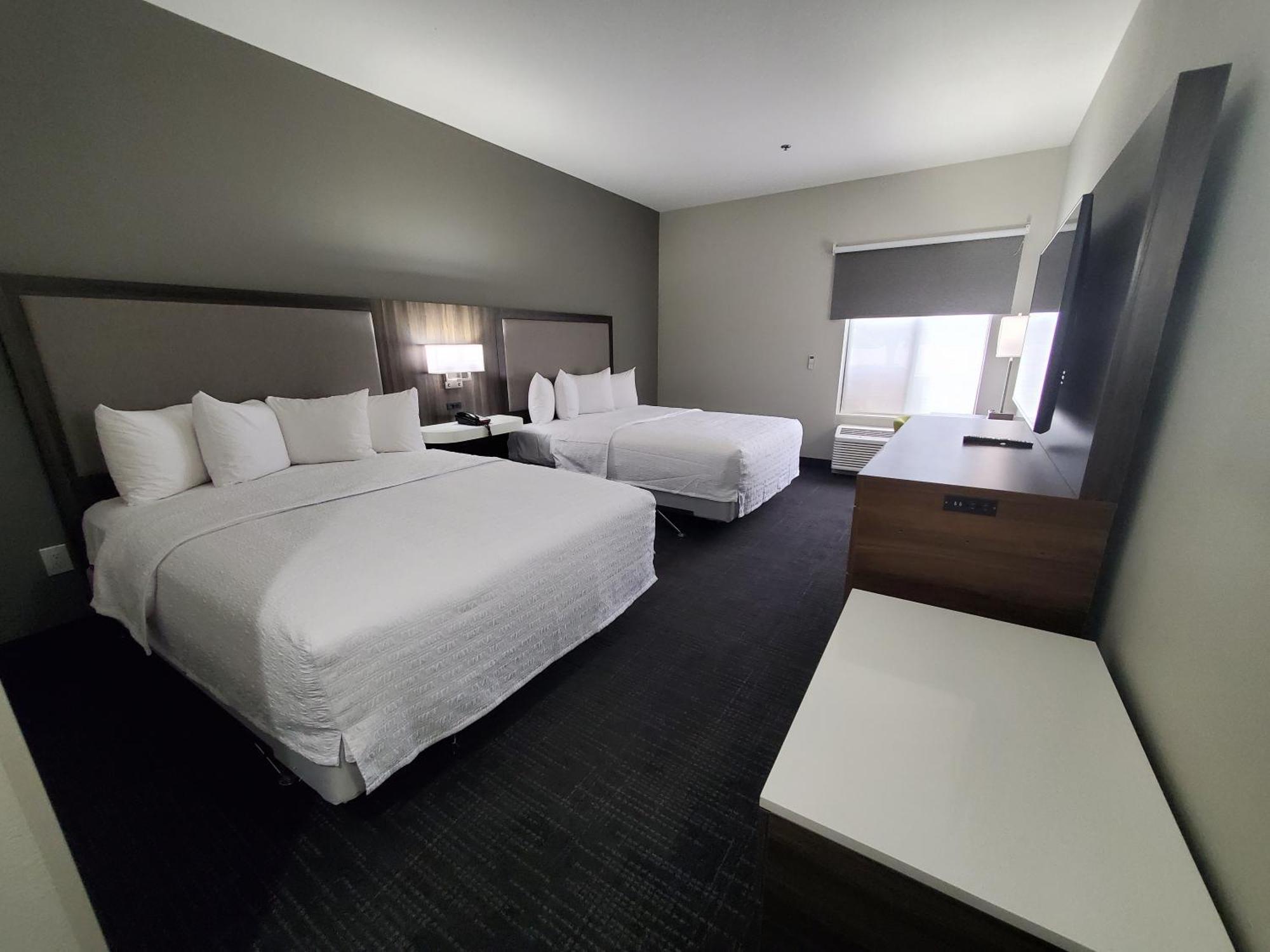 Hampton Inn Олейте Екстер'єр фото