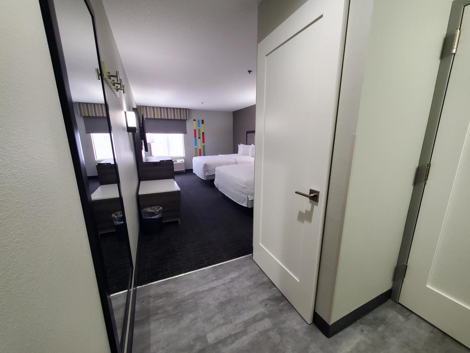 Hampton Inn Олейте Екстер'єр фото