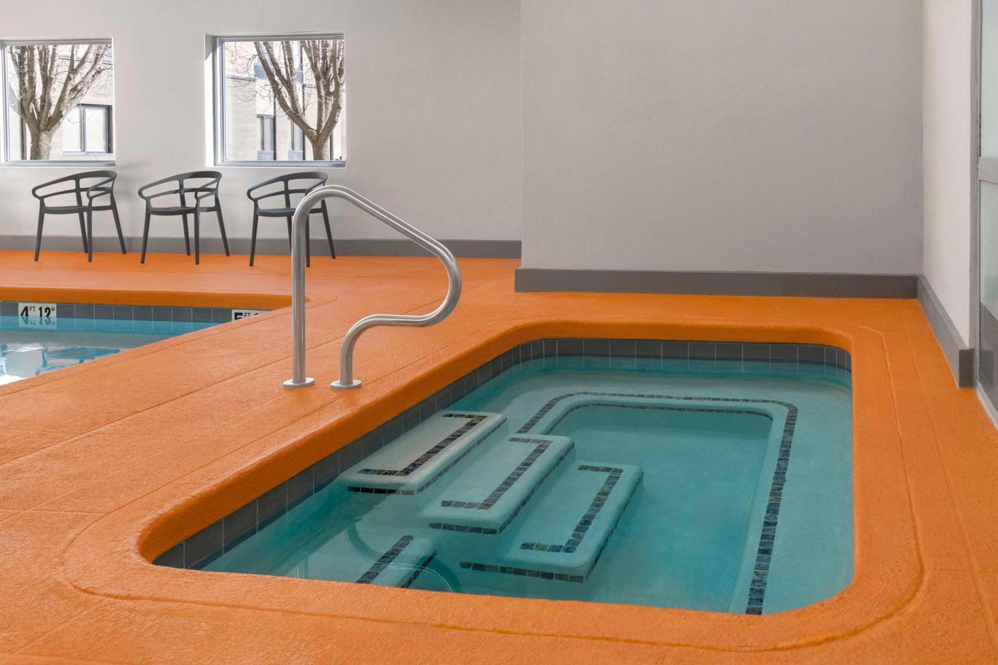 Hampton Inn Олейте Екстер'єр фото