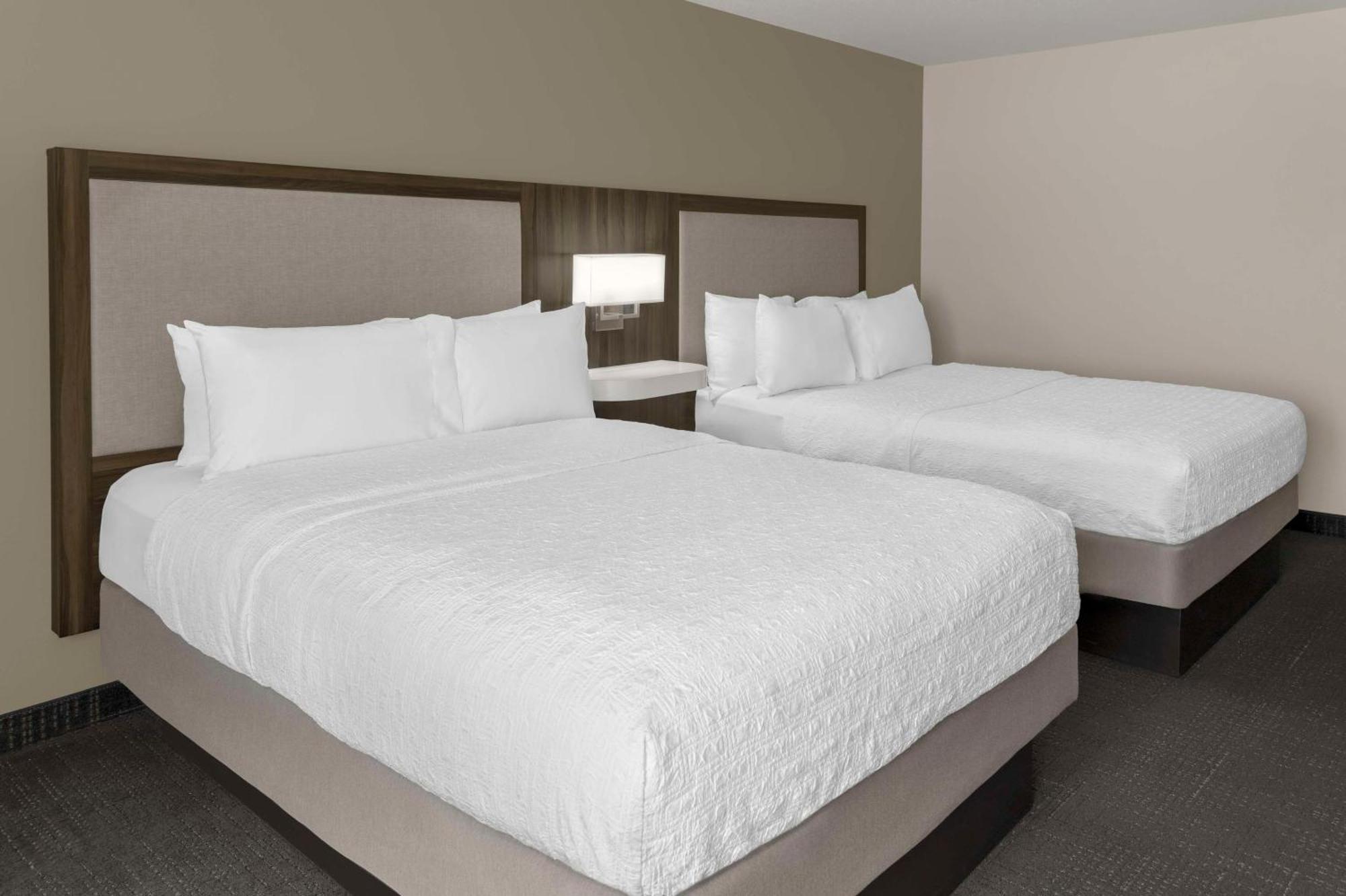 Hampton Inn Олейте Екстер'єр фото