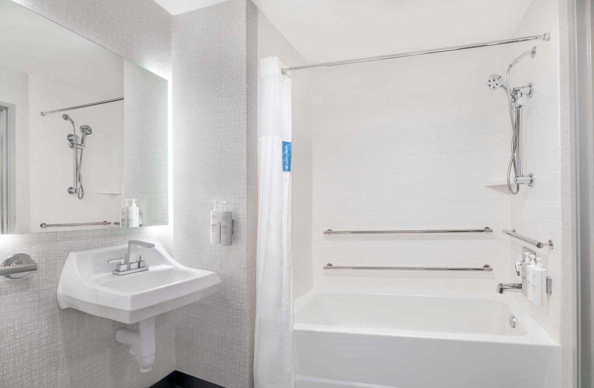 Hampton Inn Олейте Екстер'єр фото