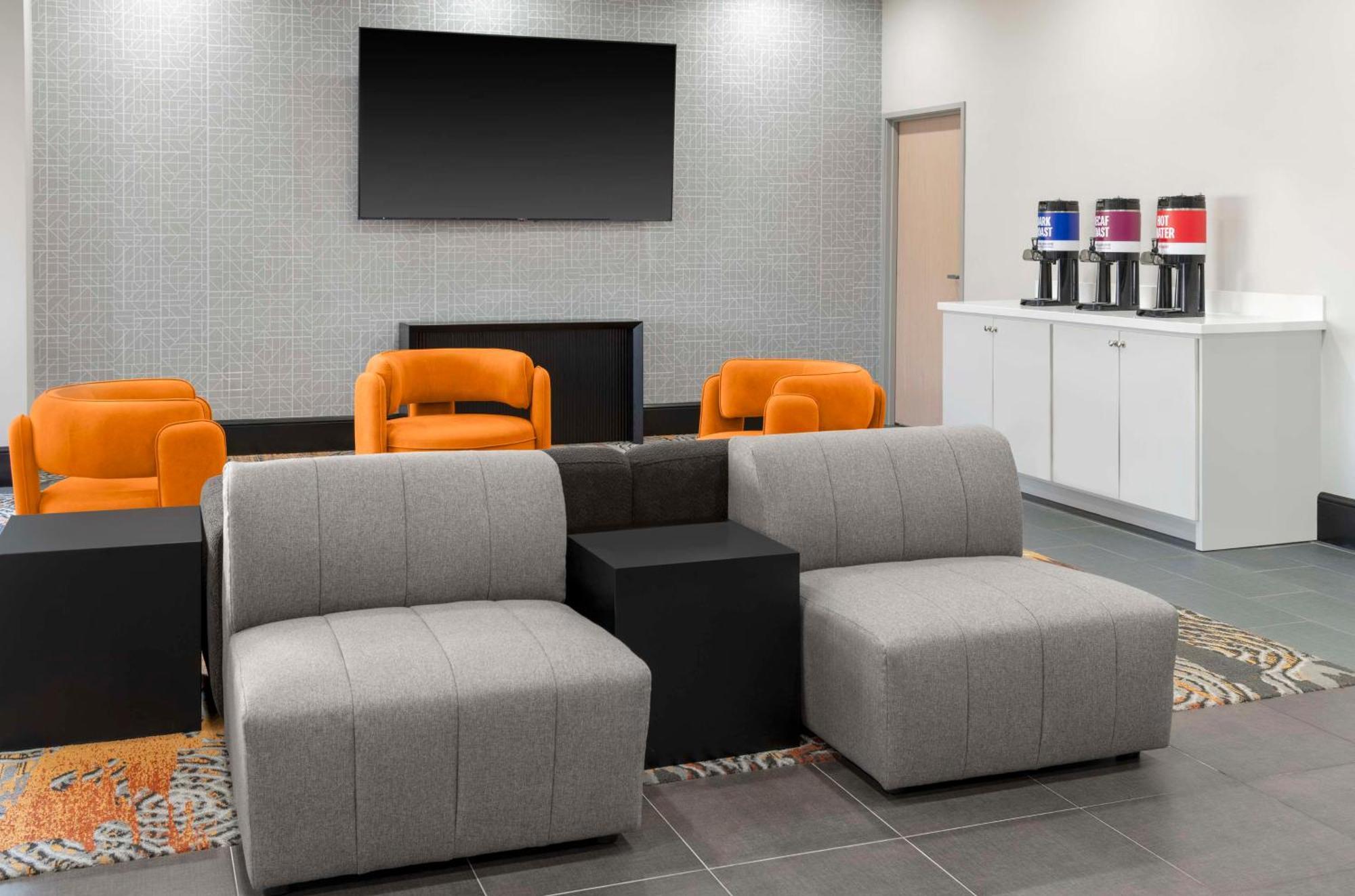 Hampton Inn Олейте Екстер'єр фото