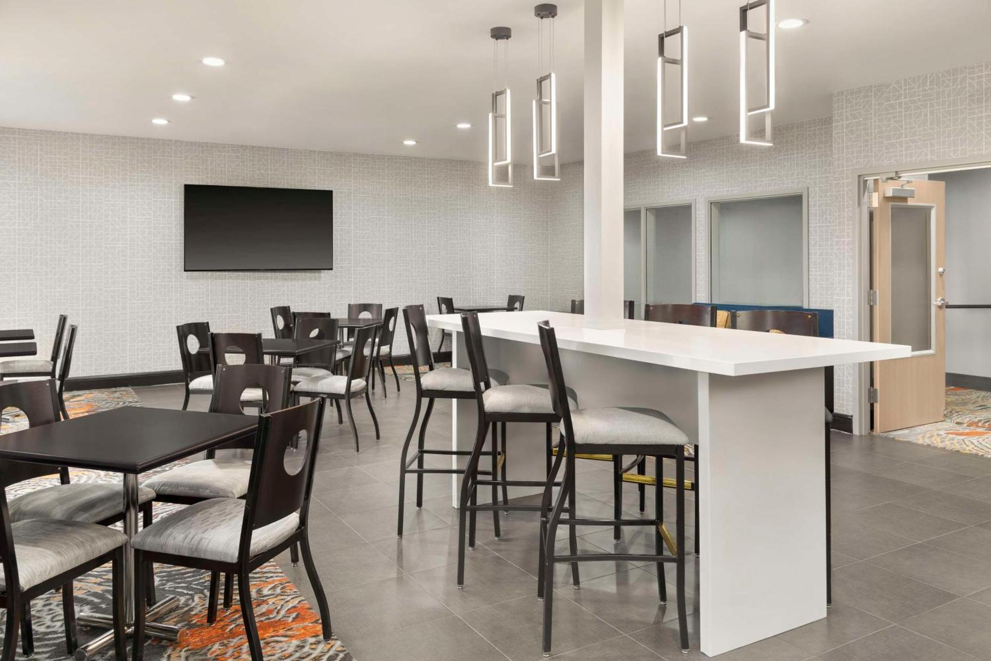 Hampton Inn Олейте Екстер'єр фото