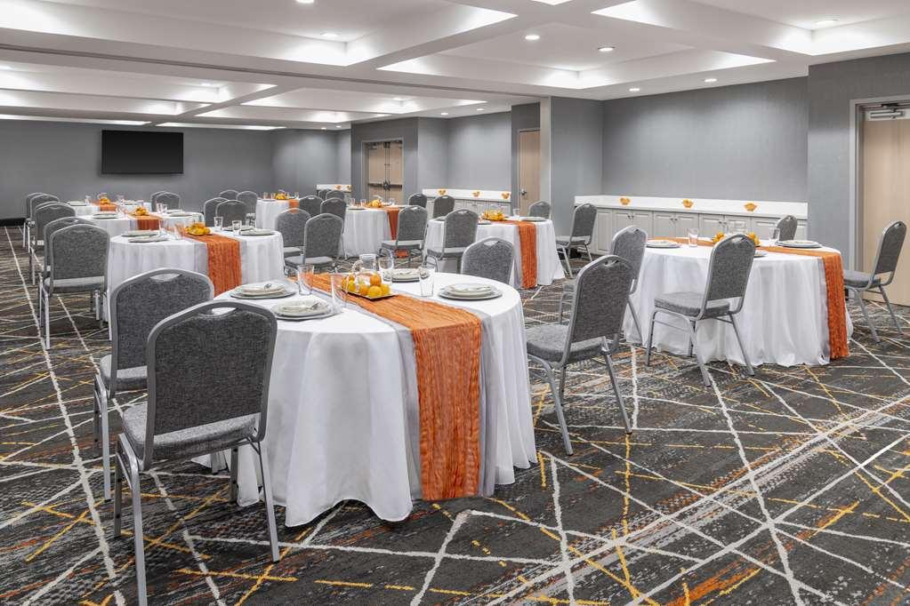 Hampton Inn Олейте Зручності фото